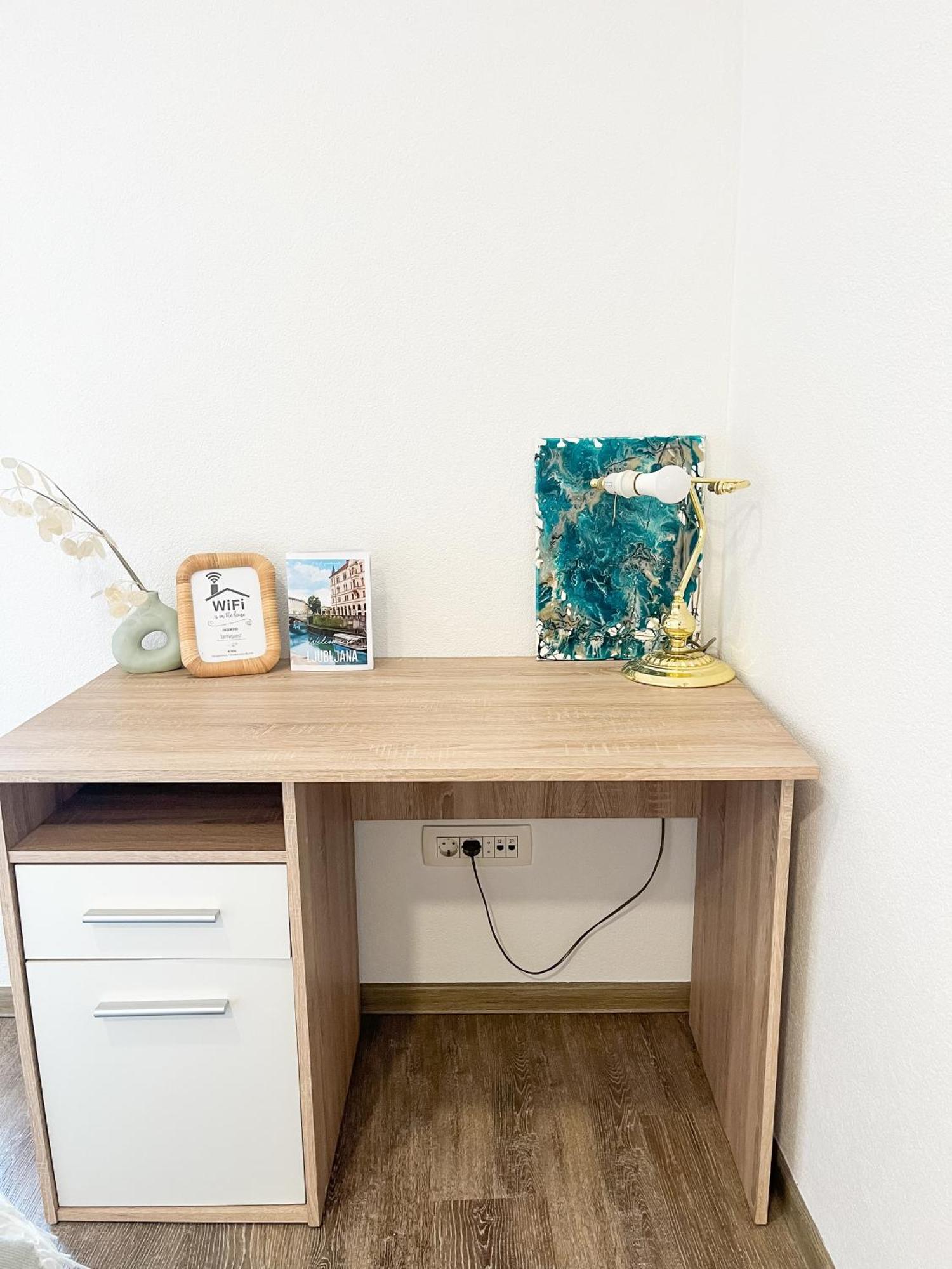 Anita'S Studio Apartments Ljubljana Bagian luar foto