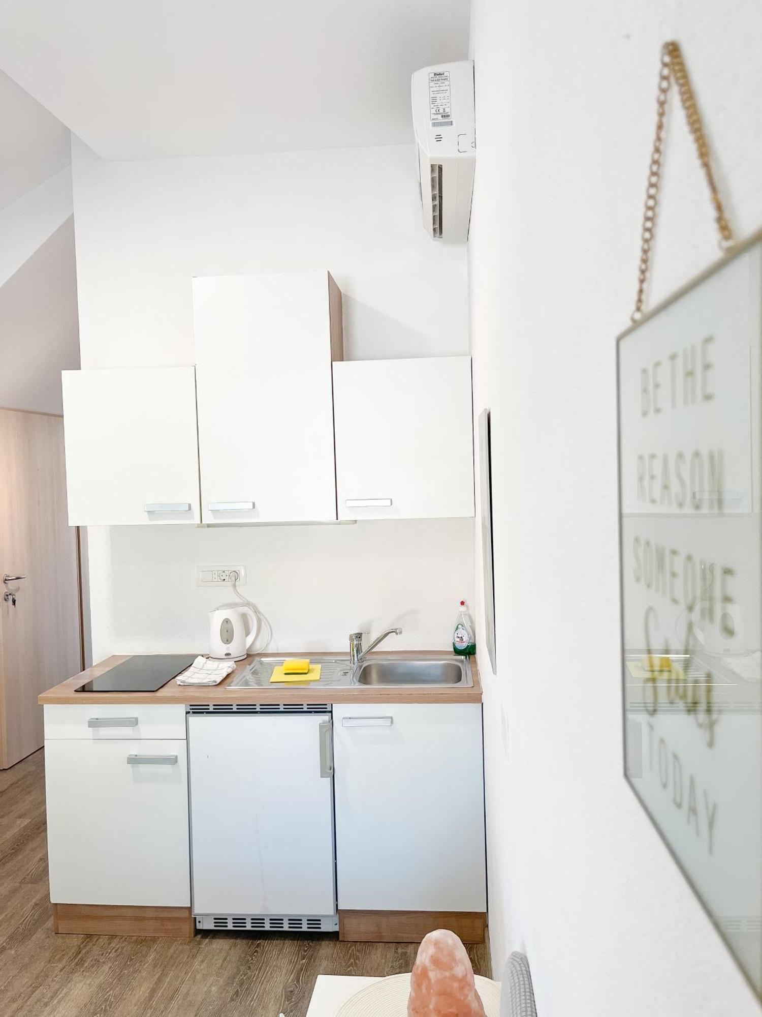 Anita'S Studio Apartments Ljubljana Bagian luar foto