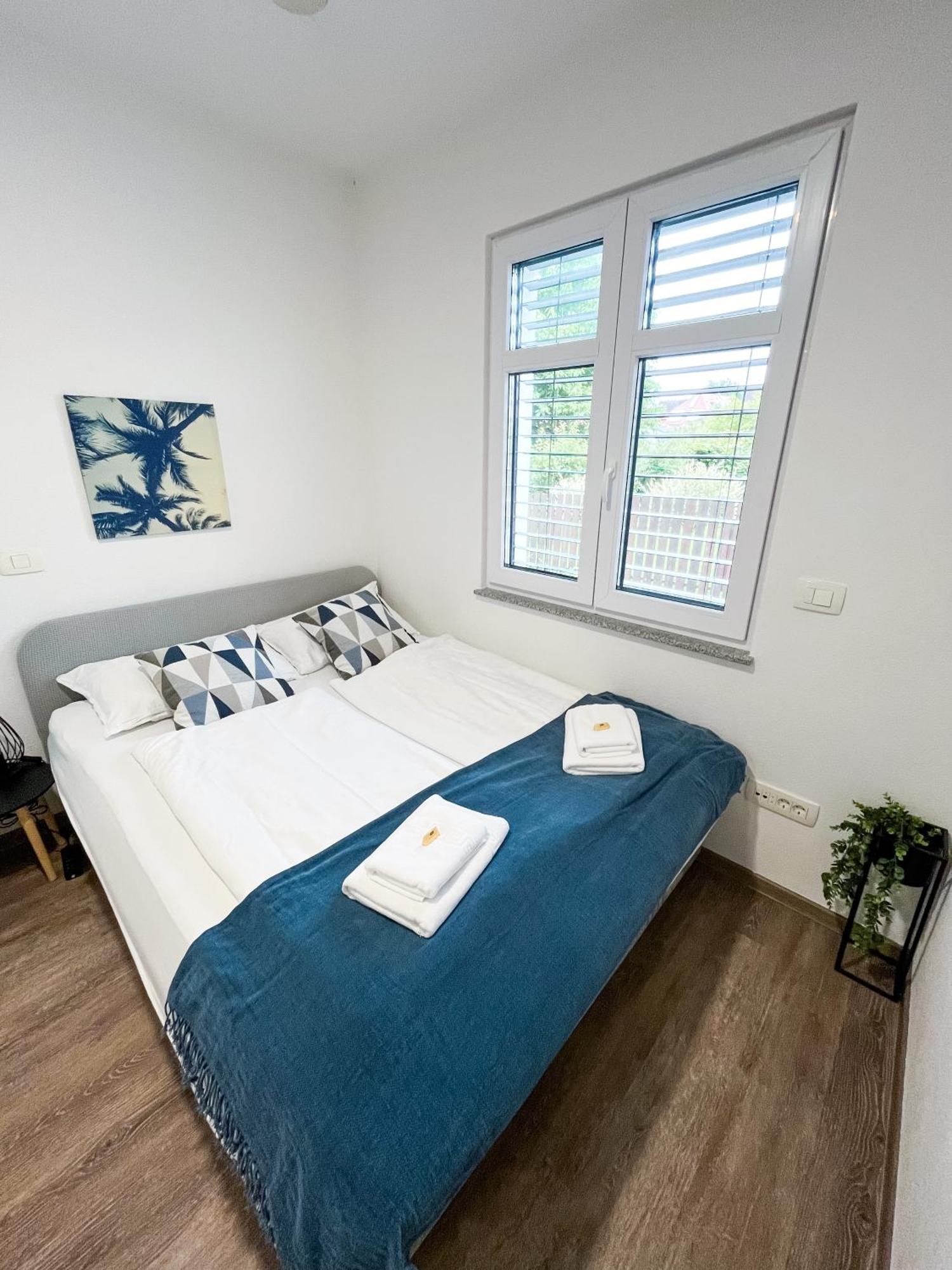 Anita'S Studio Apartments Ljubljana Bagian luar foto